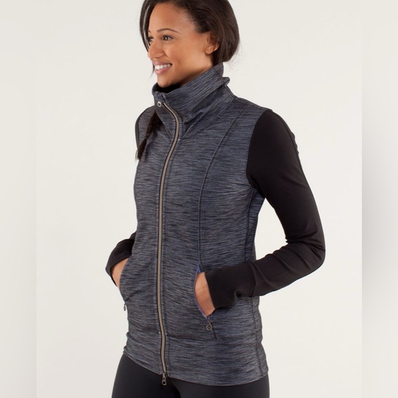 Lululemon | Daily Yoga Jacket | Sz 8 | Reversible Slub Denim/Black | EUC - Picture 1 of 11